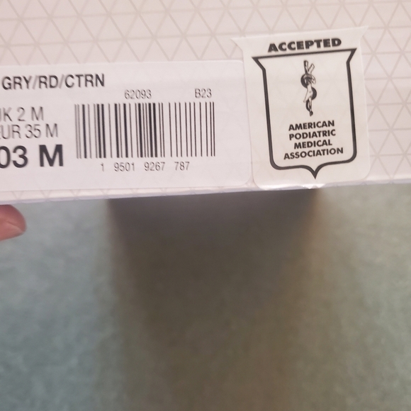 Saucony Wind Shield Water Repellant 3.0 Sz. 3 Athletic Shoes - Picture 3 of 11